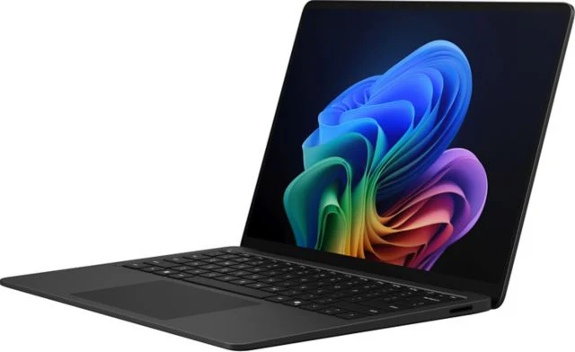 Microsoft Surface Laptop 7 Copilot+ PC 13.8'' - Intel Core Ultra 7 - 32GB RAM - 256GB - Black - ONLINE ONLY