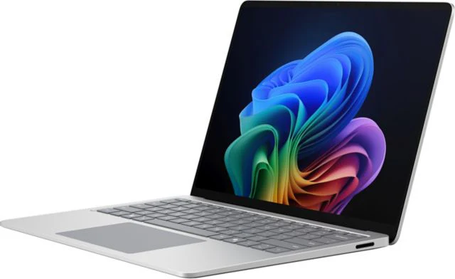 Microsoft Surface Laptop 7 Copilot+ PC 13.8'' - Intel Core Ultra 7 - 32GB RAM - 256GB - Platinum - ONLINE ONLY